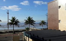 Apto em Prédio Frente pro Mar com WiFi 2 Qtos Garagem MongaguáSP